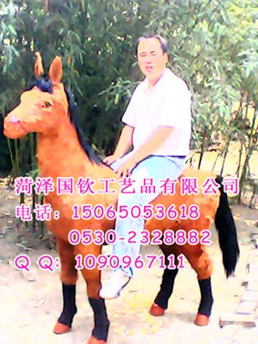 供应仿真马，仿真大站马仿真鞍马仿真照相道具马能坐人的动物模型